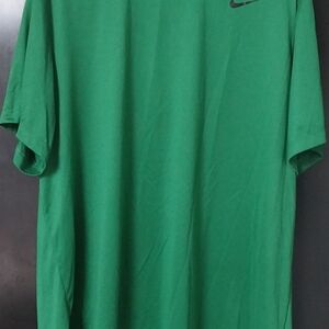 Nike Men's Green Dri Fit T-Shirt